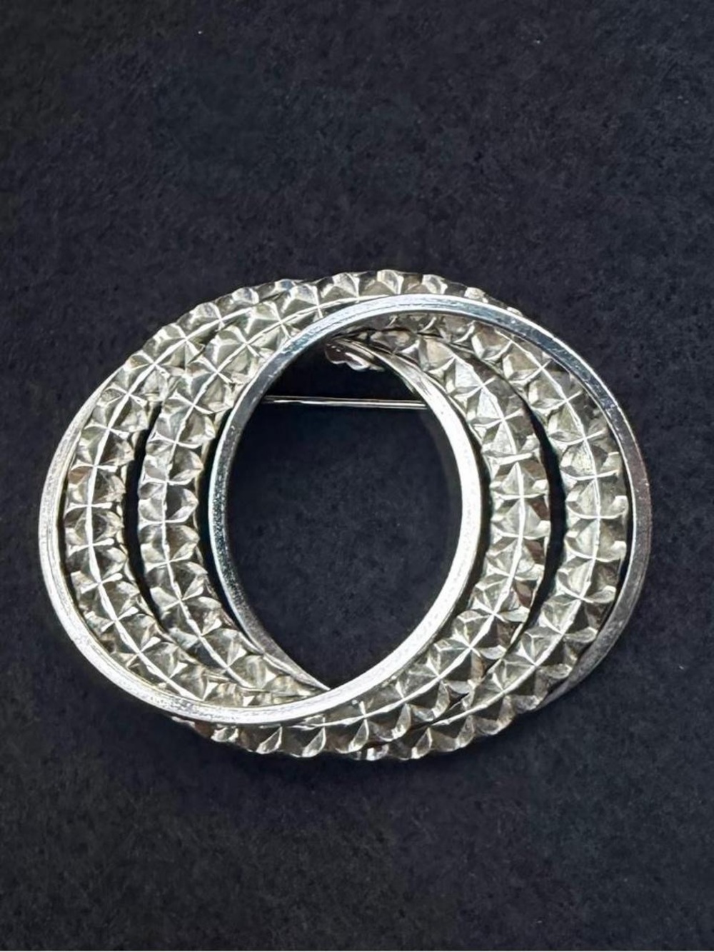 Vintage Interlocking Circle Pin Brooch
